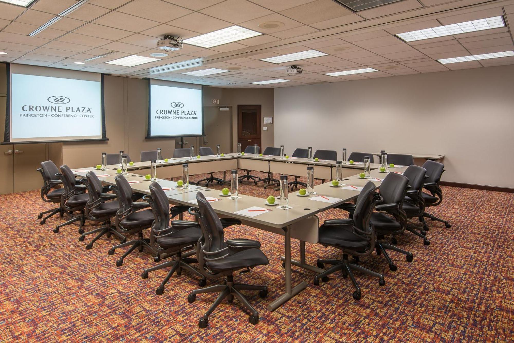 Crowne Plaza Princeton - Conference Center By Ihg Екстер'єр фото